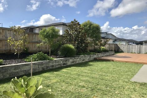 Photo of property in 9 David Rogers Lane, Swanson, Auckland, 0614