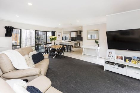 Photo of property in 5 Gloucester Street, Silverstream, Upper Hutt, 5019