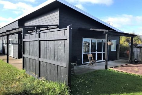 Photo of property in 7 Marchant Place, Westown, New Plymouth, 4310