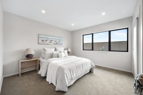 Photo of property in 7b De Quincey Terrace, Highland Park, Auckland, 2010