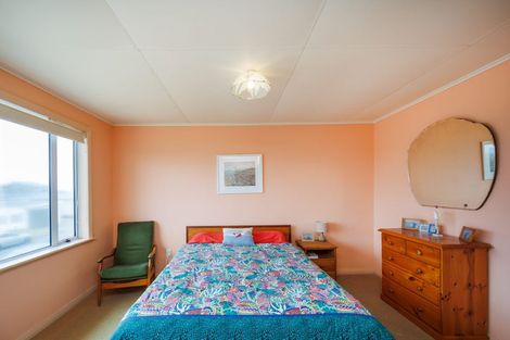 Photo of property in 19 Marine Parade South, Foxton Beach, Foxton, 4815