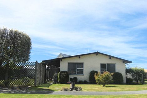 Photo of property in 11 De Ville Place, Burwood, Christchurch, 8061