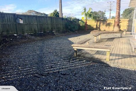 Photo of property in 37 Royal Road, Massey, Auckland, 0614