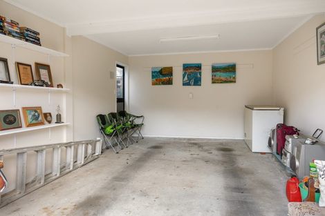 Photo of property in 27 Robinson Road, Whitianga, 3510