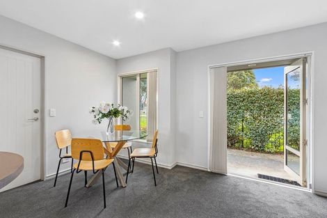 Photo of property in 2 Woodfield Lane, Redwood, Christchurch, 8051