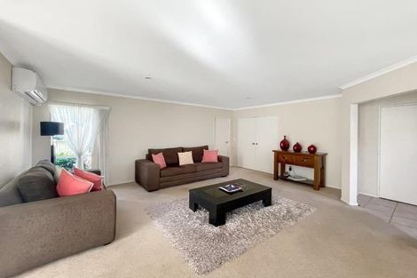 Photo of property in 8 Hollinger Place, Nawton, Hamilton, 3200