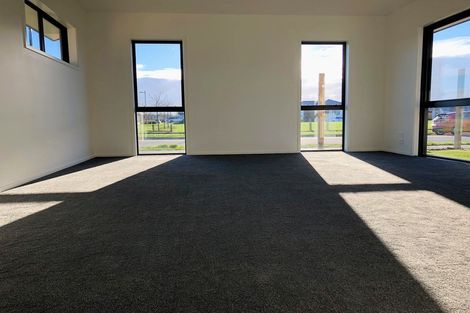 Photo of property in 1 Robalan Close, Halswell, Christchurch, 8025