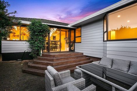 Photo of property in 206 Glengarry Road, Glen Eden, Auckland, 0602