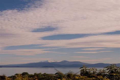 Photo of property in 2 Whakamoenga Point, Acacia Bay, Taupo, 3385
