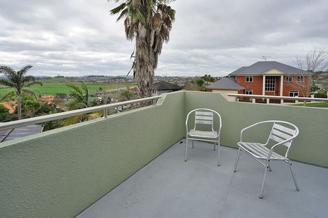 Photo of property in 52 Greenfield Drive, Western Heights, Hamilton, 3200