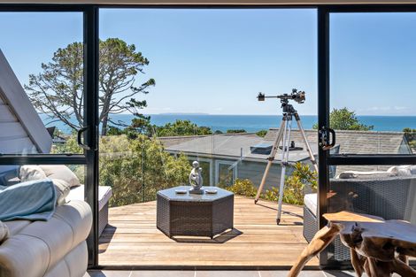 Photo of property in 15 Park Rise, Campbells Bay, Auckland, 0630