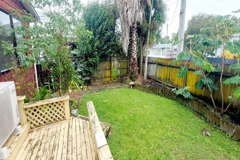 Photo of property in 1/166 Nile Road, Milford, Auckland, 0620