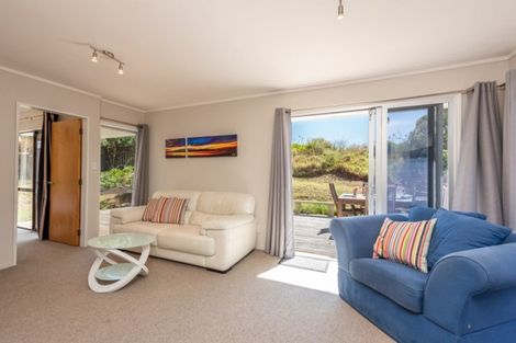 Photo of property in 91 Field Way, Waikanae Beach, Waikanae, 5036