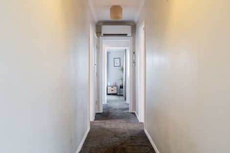 Photo of property in 4 Eton Place, Terrace End, Palmerston North, 4410