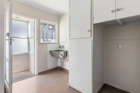 Photo of property in 3 Sturges Road, Henderson, Auckland, 0610