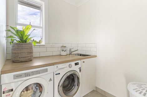 Photo of property in 222 High Street North, Carterton, 5713