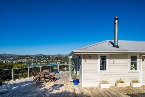 Photo of property in 71 Mana View Road, Paremata, Porirua, 5026
