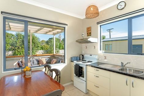 Photo of property in 13 Ratau Street, Mahia, 4198