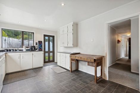 Photo of property in 414 Stokes Valley Road, Stokes Valley, Lower Hutt, 5019