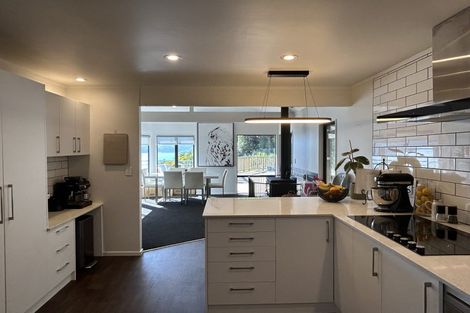 Photo of property in 8 Countess Close, Maupuia, Wellington, 6022