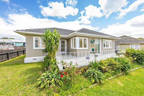 Photo of property in 30 Royton Avenue, Mangere East, Auckland, 2024