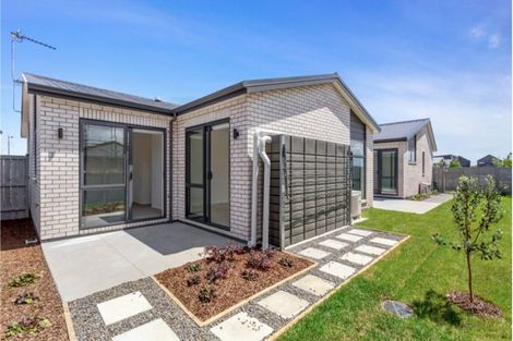Photo of property in 32 Port Way, Rosehill, Papakura, 2113