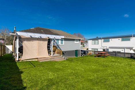 Photo of property in 68 Sylvan Crescent, Te Atatu South, Auckland, 0610