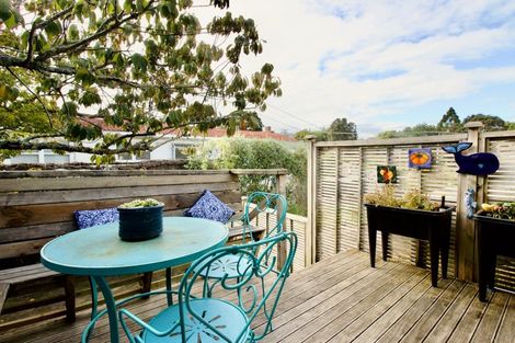 Photo of property in 2/48 Becroft Drive, Forrest Hill, Auckland, 0620