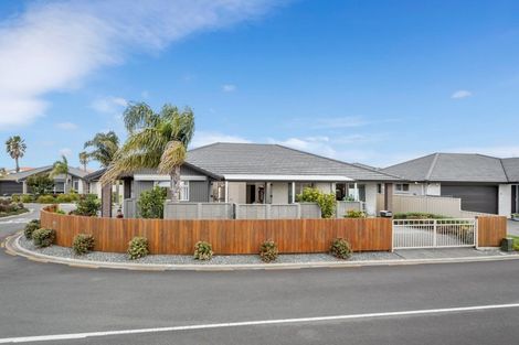 Photo of property in 4 Sandspit Way, Papamoa Beach, Papamoa, 3118
