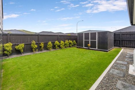 Photo of property in 1 Corsica Court, Fitzherbert, Palmerston North, 4410