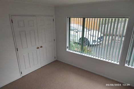Photo of property in 2/28 Carnoustie Drive, Wattle Downs, Auckland, 2103