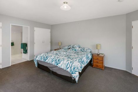 Photo of property in 75 Adelaide Road, Dannevirke, 4978