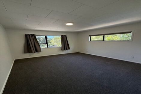 Photo of property in 8 Landow Place, Henderson, Auckland, 0612
