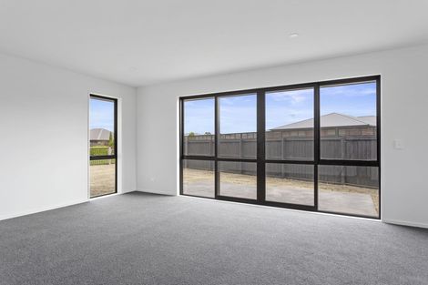 Photo of property in 12 Deans Place, Amberley, 7410