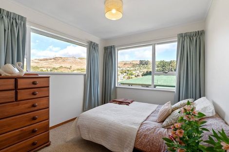 Photo of property in 11 Ryan Grove, Tawa, Wellington, 5028