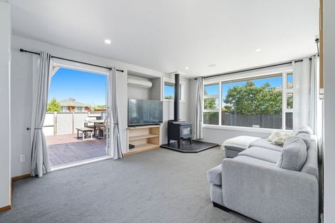 Photo of property in 6 Roswell Place, Islington, Christchurch, 8042