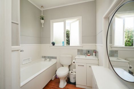 Photo of property in 1048 Lochiel-branxholme Road, Branxholme, Invercargill, 9874