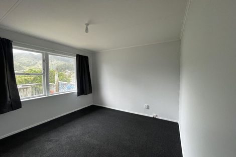 Photo of property in 17 Amundsen Grove, Stokes Valley, Lower Hutt, 5019