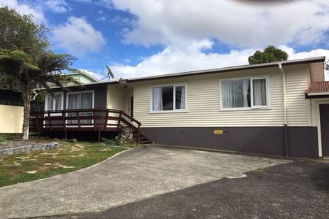 Photo of property in 37 Spence Road, Henderson, Auckland, 0612