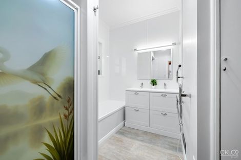 Photo of property in 465 Stokes Valley Road, Stokes Valley, Lower Hutt, 5019