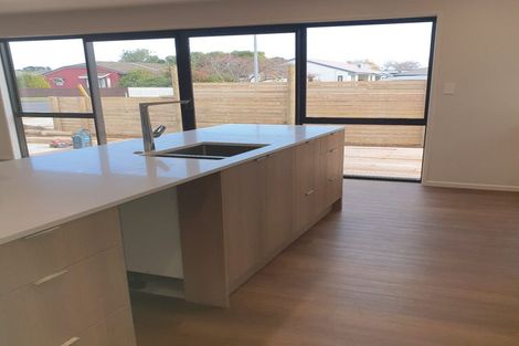 Photo of property in 93a Sandspit Road, Waiuku, 2123