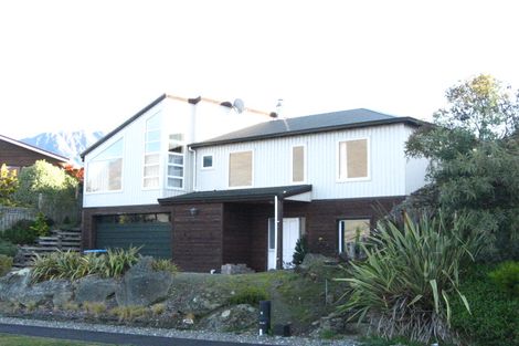 Photo of property in 69 Cedar Drive, Kelvin Heights, Queenstown, 9300