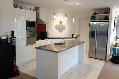 Photo of property in 61 Links Drive, Waiwhakaiho, New Plymouth, 4312