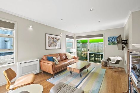 Photo of property in 32b Gilbert Street, New Plymouth, 4310