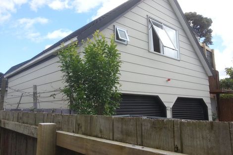 Photo of property in 11 Cobblestone Lane, Hillcrest, Auckland, 0627