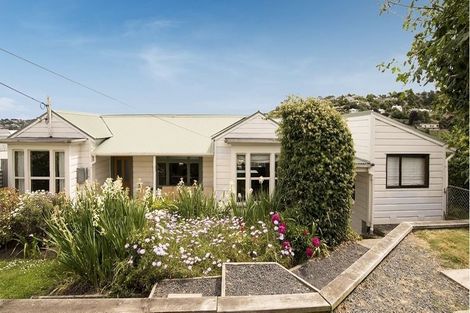 Photo of property in 37 Walter Street, The Glen, Dunedin, 9011
