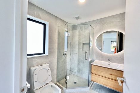 Photo of property in 7e Serrata Place, Browns Bay, Auckland, 0630