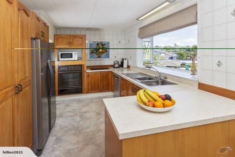 Photo of property in 1/214 Bleakhouse Road, Mellons Bay, Auckland, 2014