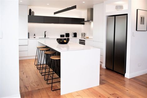 Photo of property in 29 Ferry Road, Martinborough, 5711