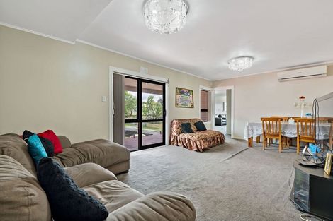 Photo of property in 39 Patts Avenue, Glendene, Auckland, 0602